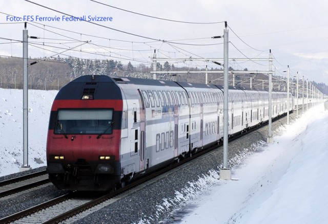 IC2000 nel paesaggio invernale a Langenthal