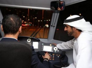 L'Emiro Mohammed bin Rashid Al Maktum  in cabina del tram