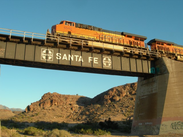 Convoglio BNSF a Kingman, Arizona